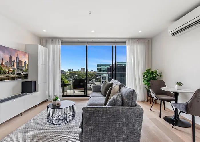Great Richmond 1-Bed Conveniently Located By Shops