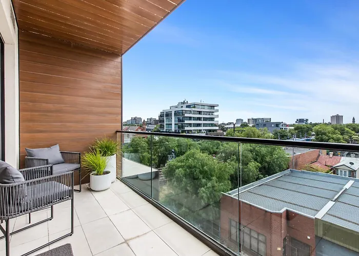 Great Richmond 1-Bed Conveniently Located By Shops