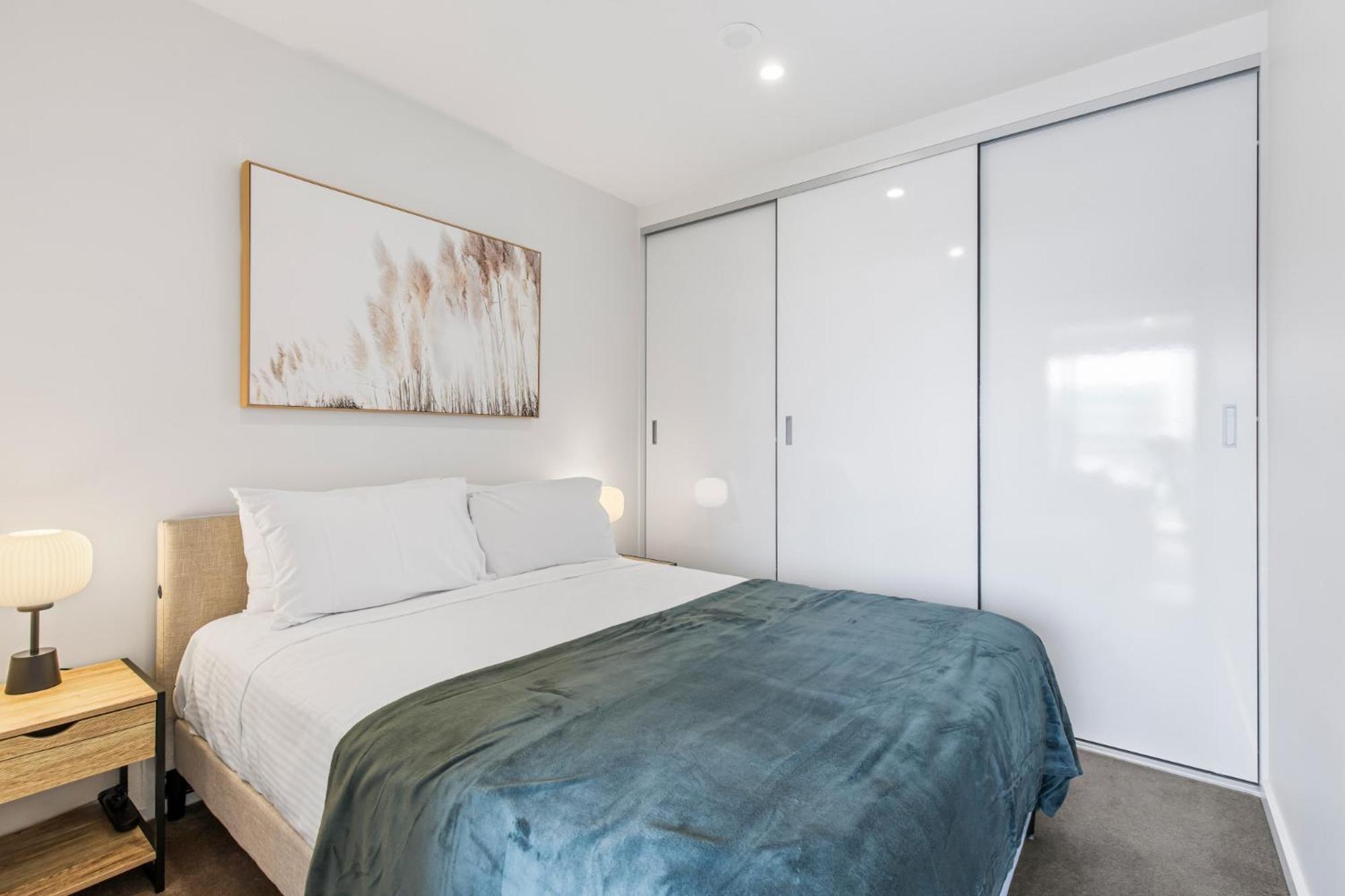 Great Richmond 1-bed Conveniently Located By Shops Apartment Melbourne