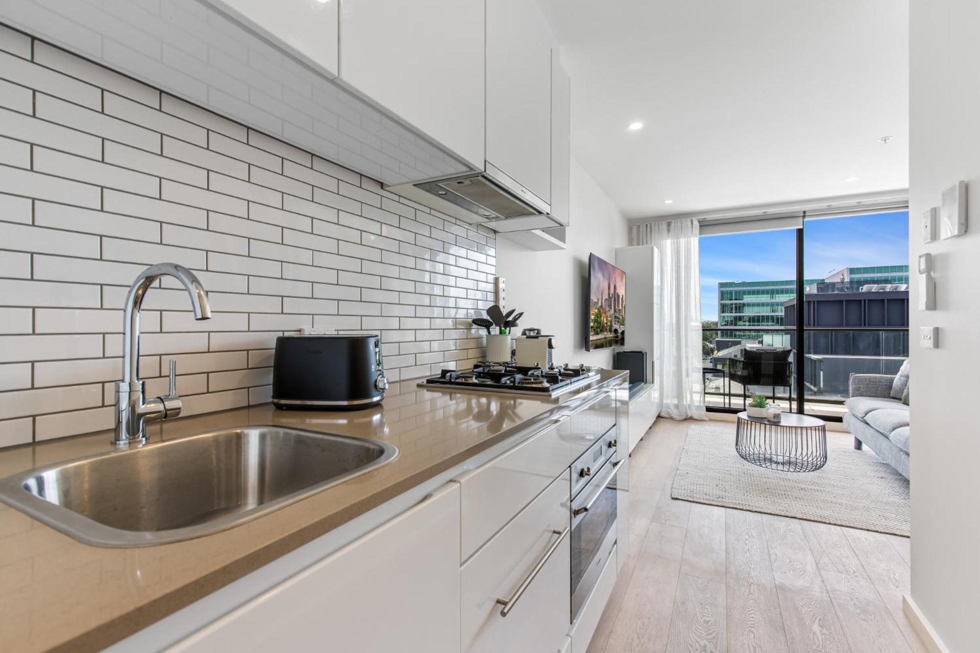 Great Richmond 1-bed Conveniently Located By Shops *
